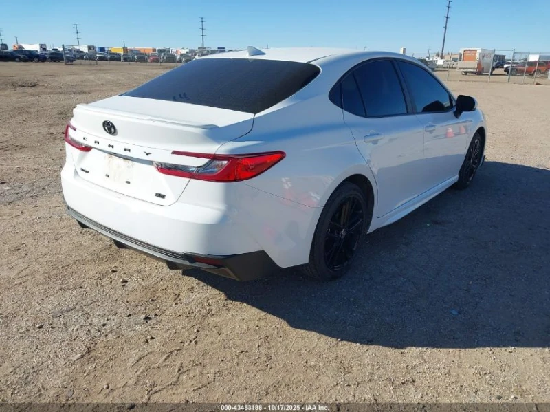 Toyota Camry SE, снимка 4 - Автомобили и джипове - 53098360