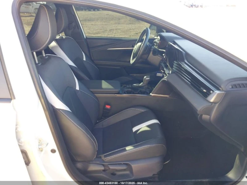 Toyota Camry SE, снимка 7 - Автомобили и джипове - 53098360