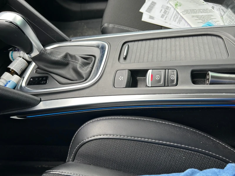 Renault Megane, снимка 11 - Автомобили и джипове - 53338418