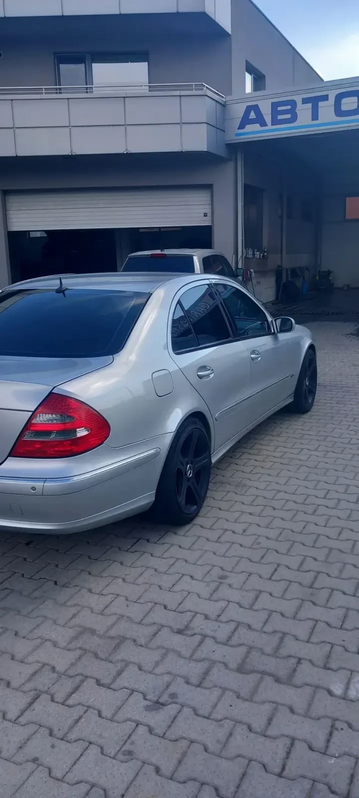 Mercedes-Benz E 270, снимка 5 - Автомобили и джипове - 47569790