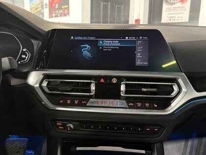 BMW 330 e xDrive Hybrid Plug-in AWD, снимка 11 - Автомобили и джипове - 54557955