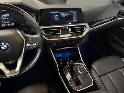 BMW 330 e xDrive Hybrid Plug-in AWD, снимка 10 - Автомобили и джипове - 54557955