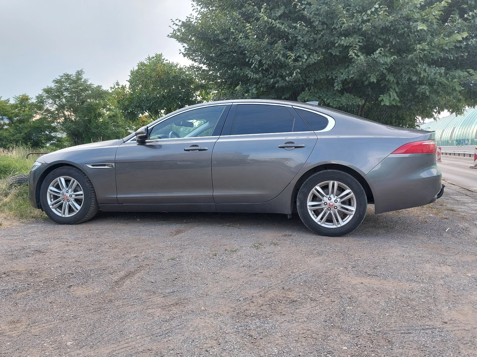 Jaguar Xf 2.0d 180к.с.Sports-Line FACELIFT ВСИЧКИ ЕКСТРИ, снимка 13 - Автомобили и джипове - 51994241