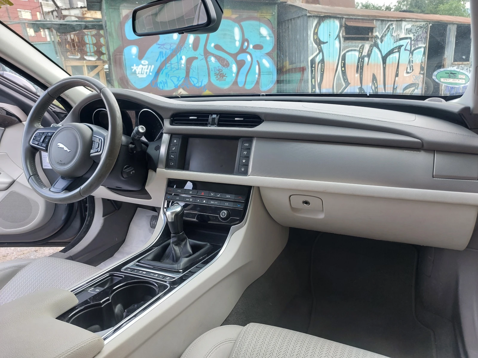 Jaguar Xf 2.0d 180к.с.Sports-Line FACELIFT ВСИЧКИ ЕКСТРИ, снимка 15 - Автомобили и джипове - 51994241