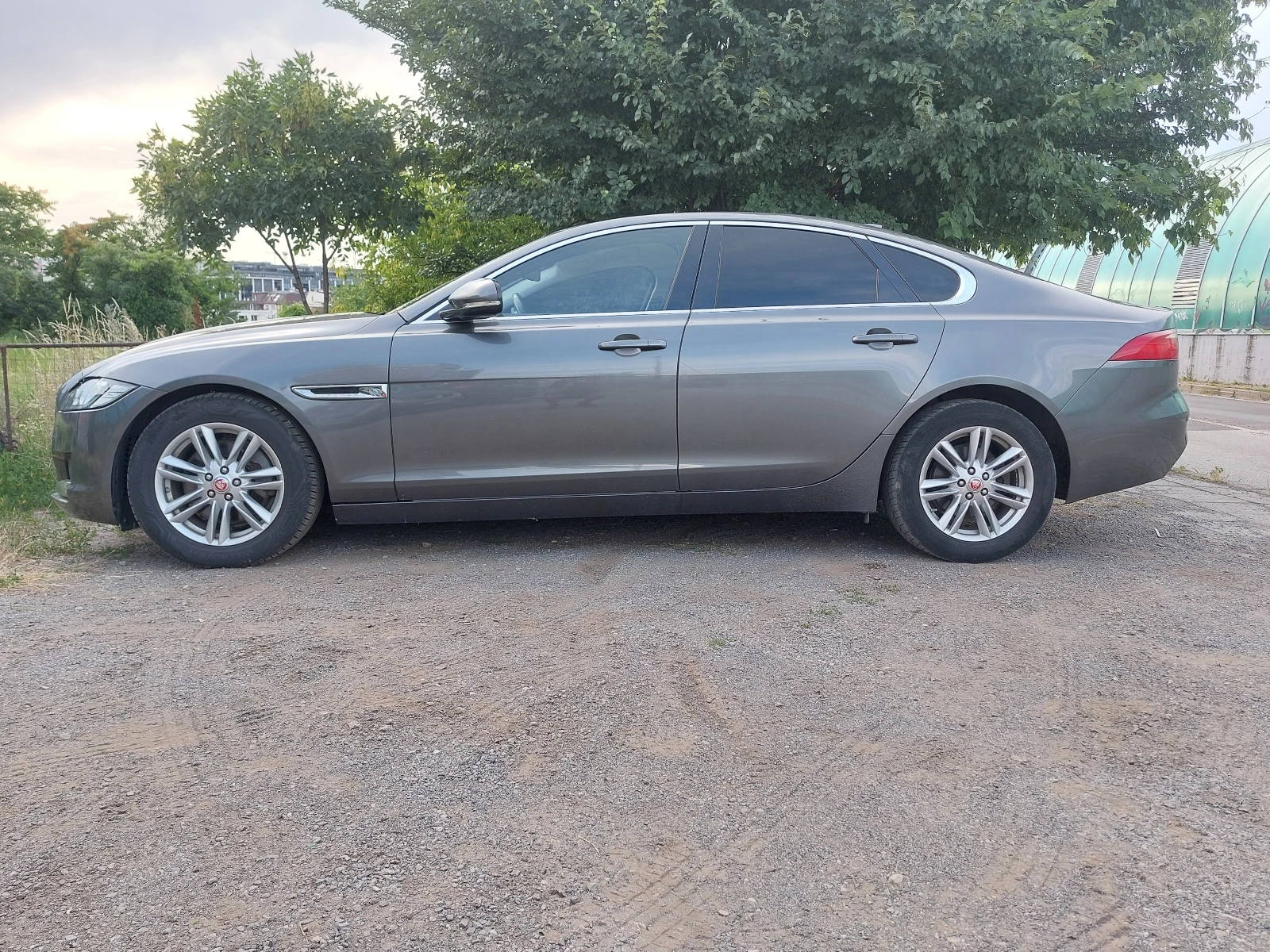 Jaguar Xf 2.0d 180к.с.Sports-Line FACELIFT ВСИЧКИ ЕКСТРИ, снимка 14 - Автомобили и джипове - 51994241