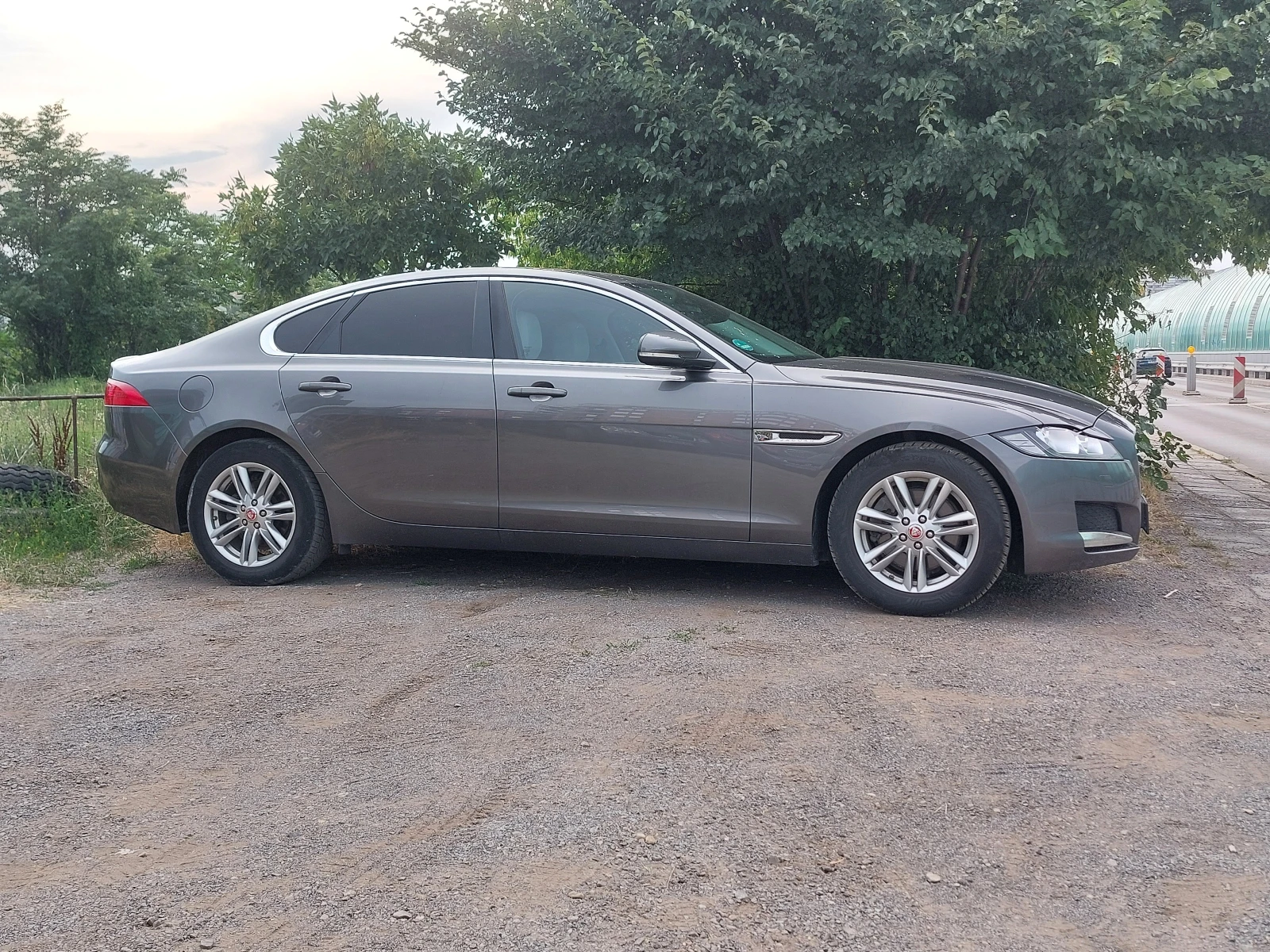Jaguar Xf 2.0d 180к.с.Sports-Line FACELIFT ВСИЧКИ ЕКСТРИ, снимка 4 - Автомобили и джипове - 51994241