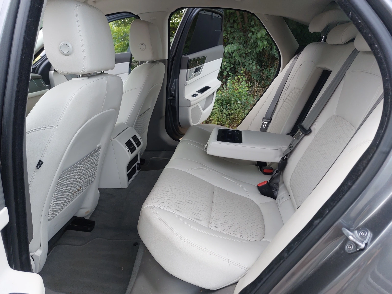 Jaguar Xf 2.0d 180к.с.Sports-Line FACELIFT ВСИЧКИ ЕКСТРИ, снимка 17 - Автомобили и джипове - 51994241