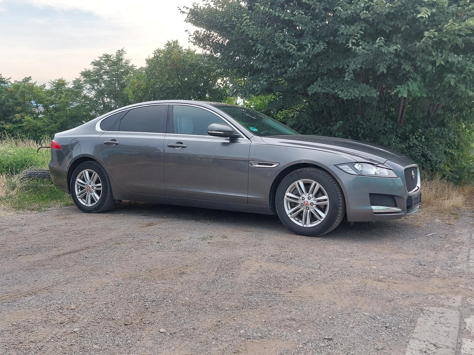 Jaguar Xf 2.0d 180к.с.Sports-Line FACELIFT ВСИЧКИ ЕКСТРИ, снимка 3 - Автомобили и джипове - 51994241