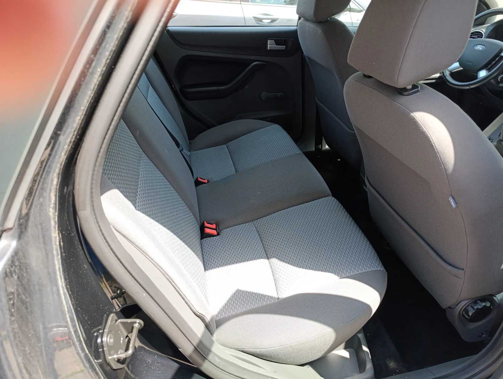 Ford Focus 1.8i - изображение 10