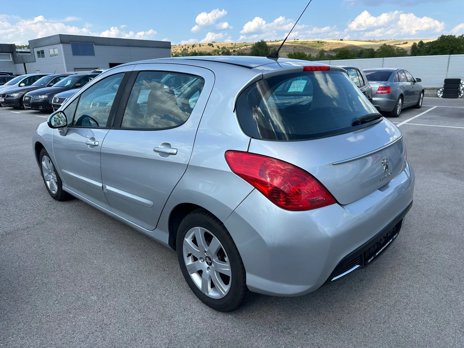 Peugeot 308 1.6 HDI Фейслифт Навигация! - изображение 4