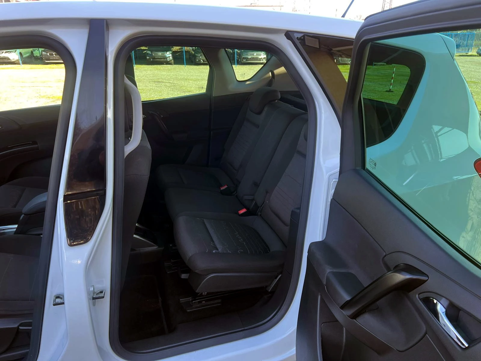 Opel Meriva 1, 4i ГАЗОВ ИНЖЕКЦИОН EURO 5B - изображение 10