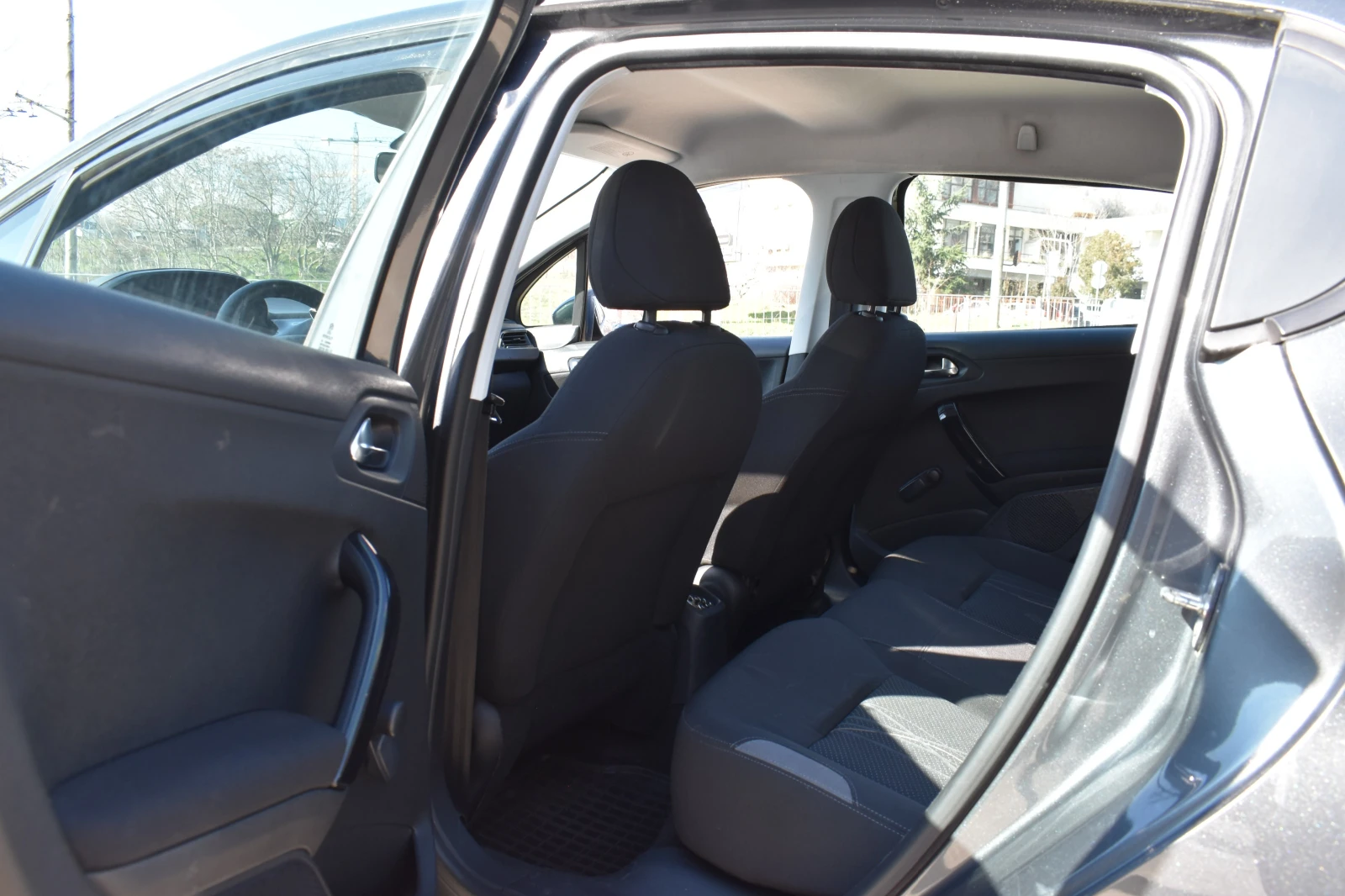 Peugeot 208 1.6i* �����-��������� | Mobile.bg � ����������� 9