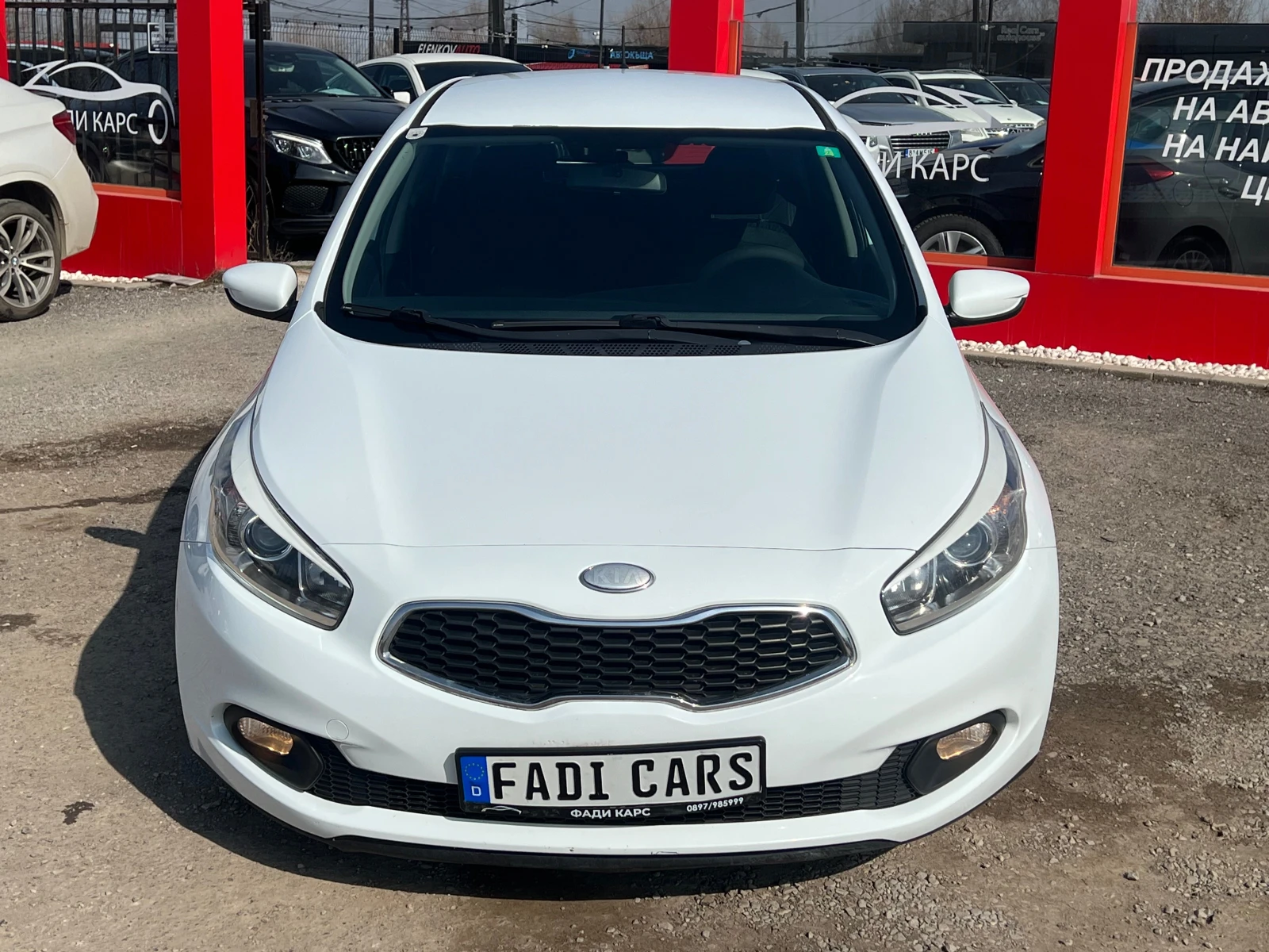 Kia Ceed ТОП* СОБСТВЕН ЛИЗИНГ, снимка 3 - Автомобили и джипове - 53708065