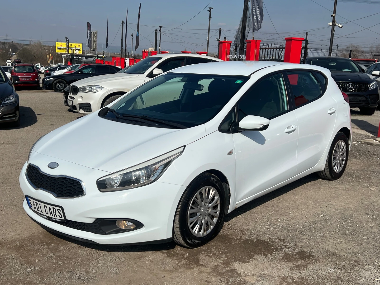 Kia Ceed ТОП* СОБСТВЕН ЛИЗИНГ, снимка 4 - Автомобили и джипове - 53708065