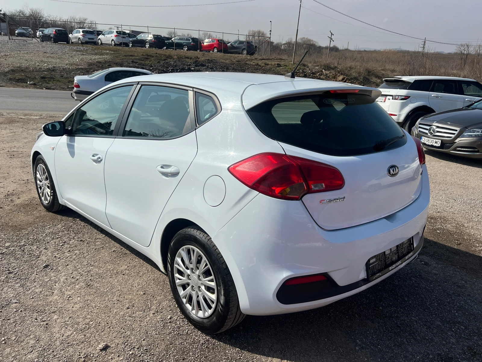 Kia Ceed ТОП* СОБСТВЕН ЛИЗИНГ, снимка 6 - Автомобили и джипове - 53708065