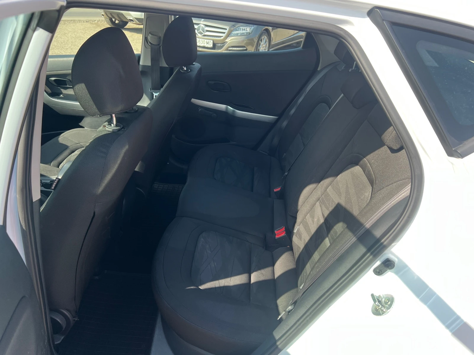 Kia Ceed ТОП* СОБСТВЕН ЛИЗИНГ, снимка 12 - Автомобили и джипове - 53708065