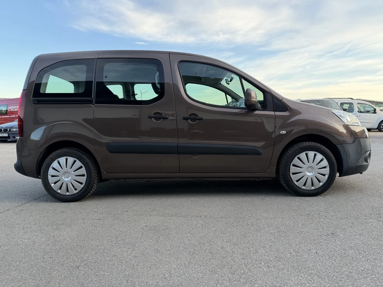 Peugeot Partner 1.6 HDi 92кс, снимка 7 - Автомобили и джипове - 53774580