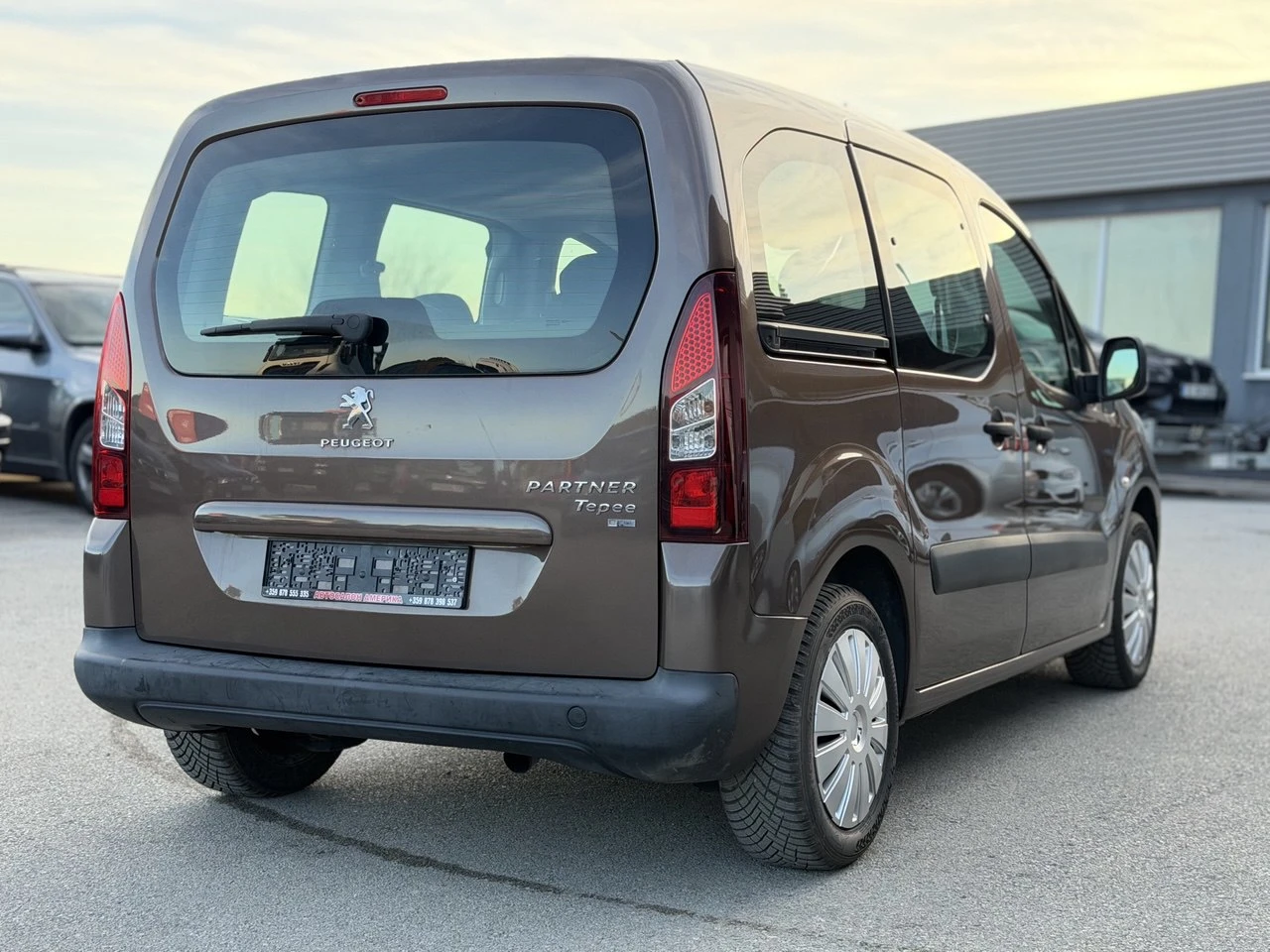 Peugeot Partner 1.6 HDi 92кс, снимка 6 - Автомобили и джипове - 53774580