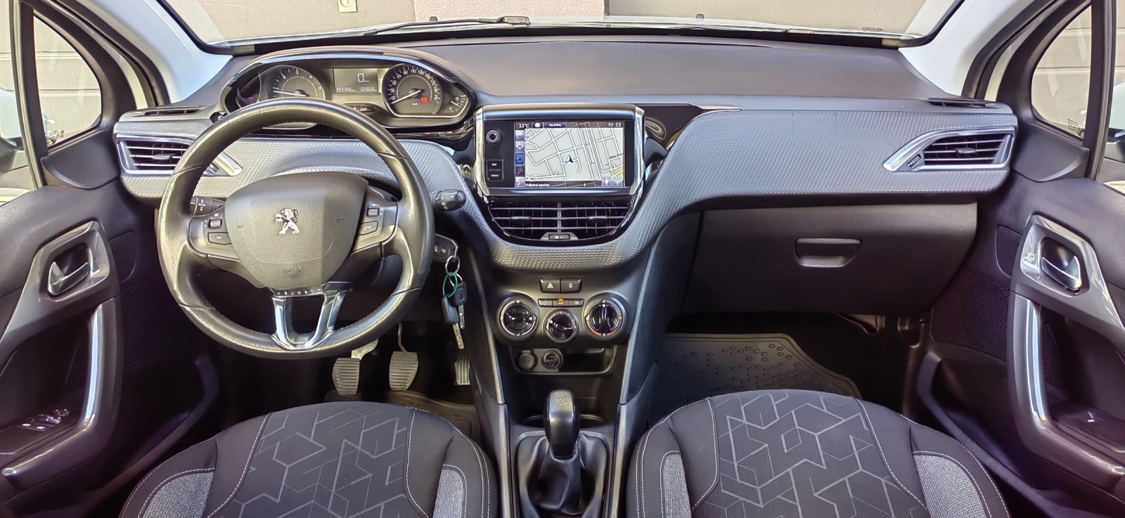 Peugeot 2008 1.6 BLUE HDI , снимка 7 - Автомобили и джипове - 54247314