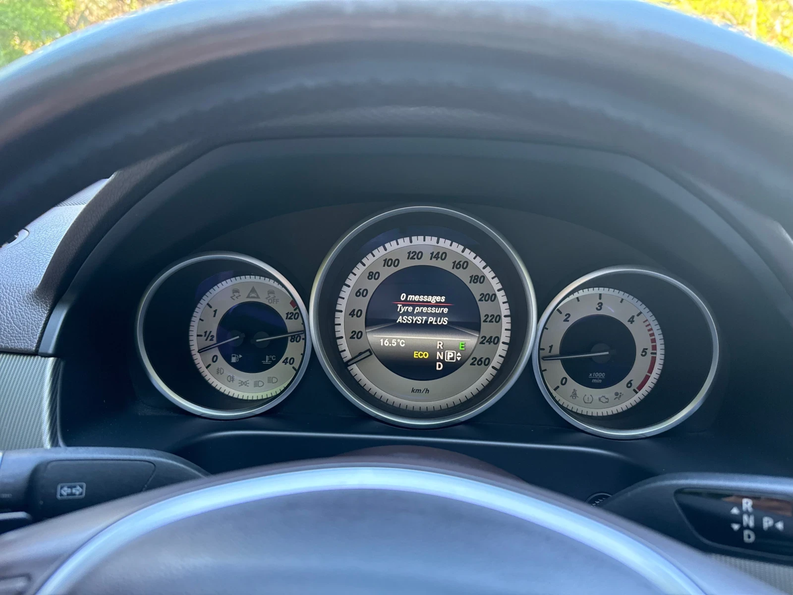 Mercedes-Benz E 250 Е250 4MATIC, снимка 11 - Автомобили и джипове - 54415156