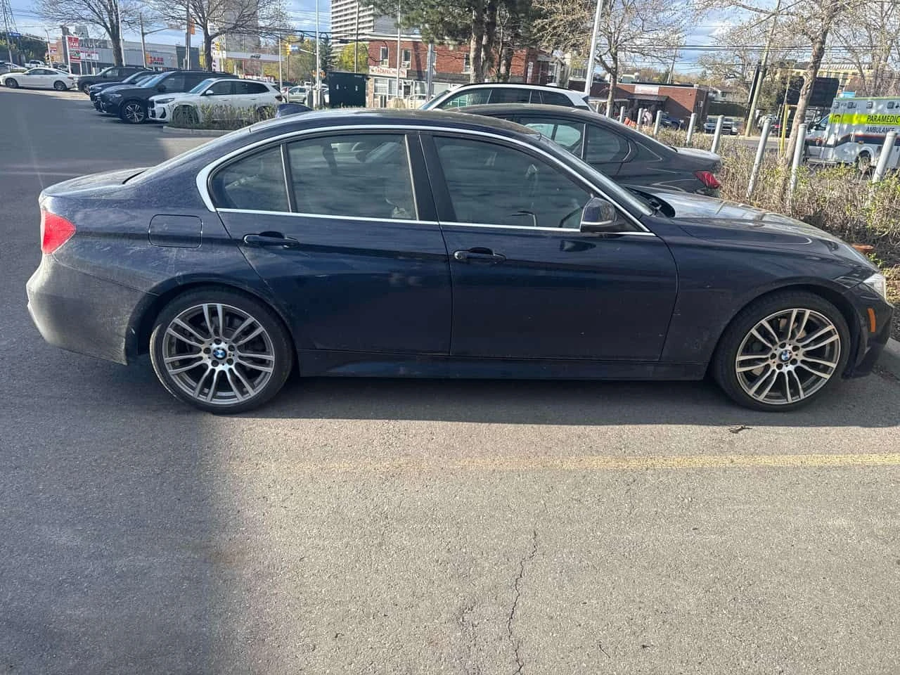 BMW 335 * xDrive * ДИСТРОНИК * 360 * ПАКЕТ * ПОДГРЕВ, снимка 3 - Автомобили и джипове - 54484356