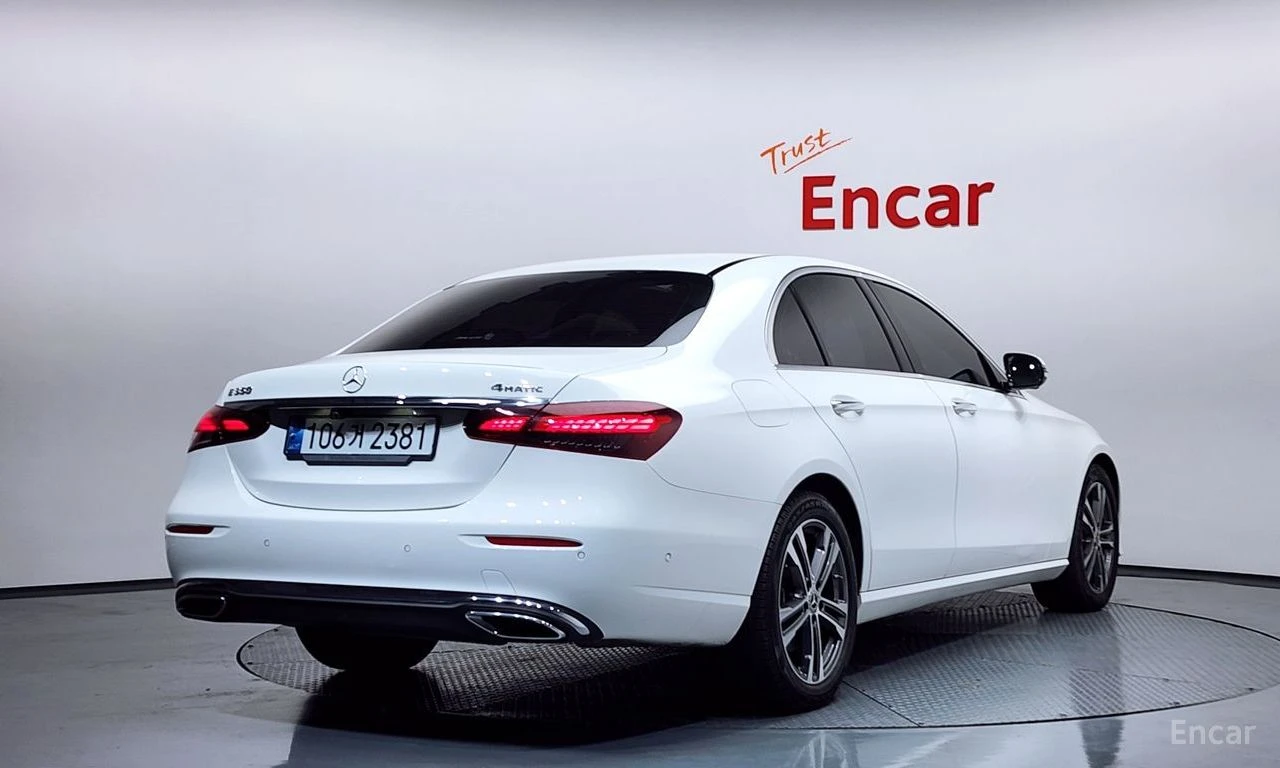 Mercedes-Benz E 350 4MATIC* BURMESTER* ОБДУХВАНЕ* LANE* ASSIST* 360КАМ, снимка 2 - Автомобили и джипове - 54731812