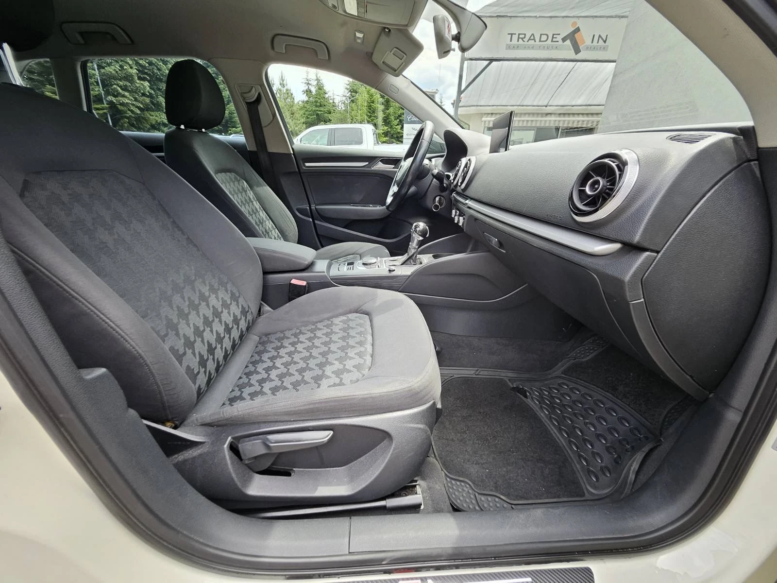 Audi A3 1.6 TDI SPORTBACK, снимка 10 - Автомобили и джипове - 54953589
