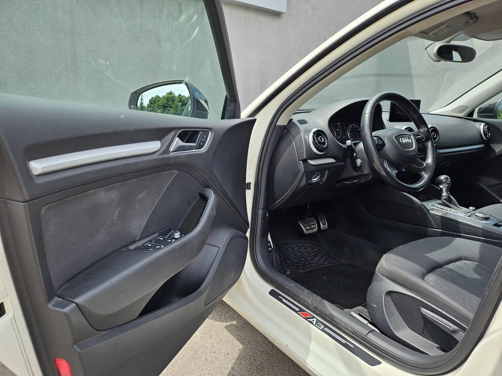 Audi A3 1.6 TDI SPORTBACK, снимка 8 - Автомобили и джипове - 54953589
