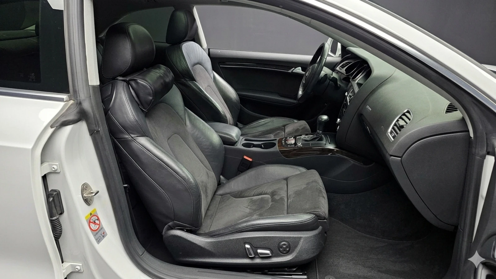 Audi A5 2.0TFSI QUATTRO * ПОДГРЕВ * ЛЮК * КАМЕРА * ПАРКТРО, снимка 11 - Автомобили и джипове - 55278401