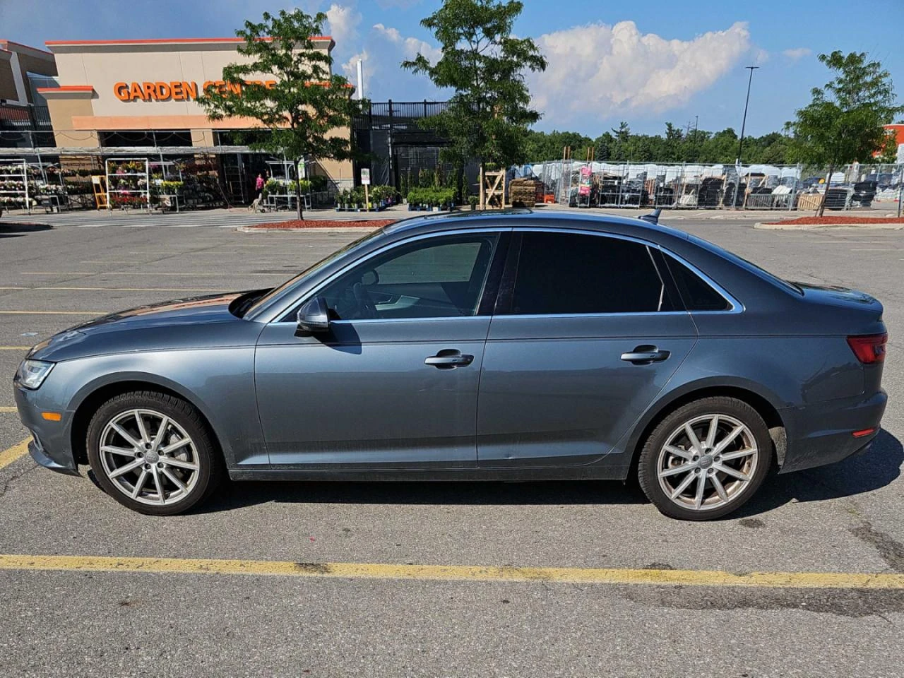 Audi A4  Technik * DISTRONIC * B&O, снимка 3 - Автомобили и джипове - 55280299