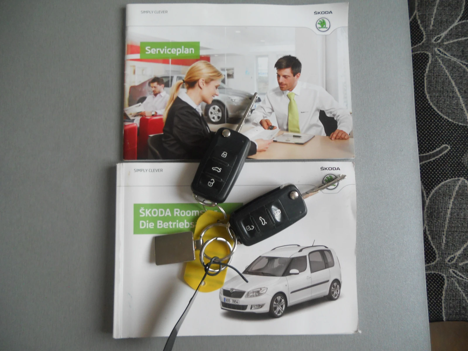 Skoda Roomster 1.2i ЛИЗИНГ!!! РЕАЛНИ КИЛОМЕТРИ+ СЕРВИЗНИ ДОКУМЕНТ, снимка 13 - Автомобили и джипове - 55455326