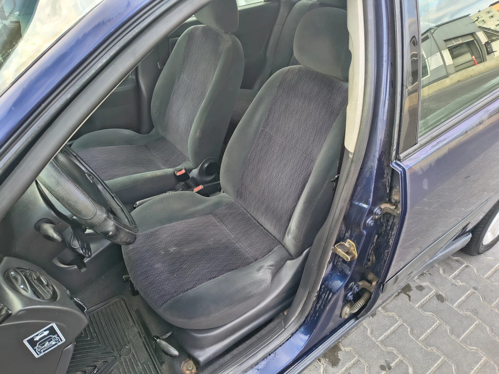 Ford Focus 1.6 бензин/газ, снимка 10 - Автомобили и джипове - 55756316
