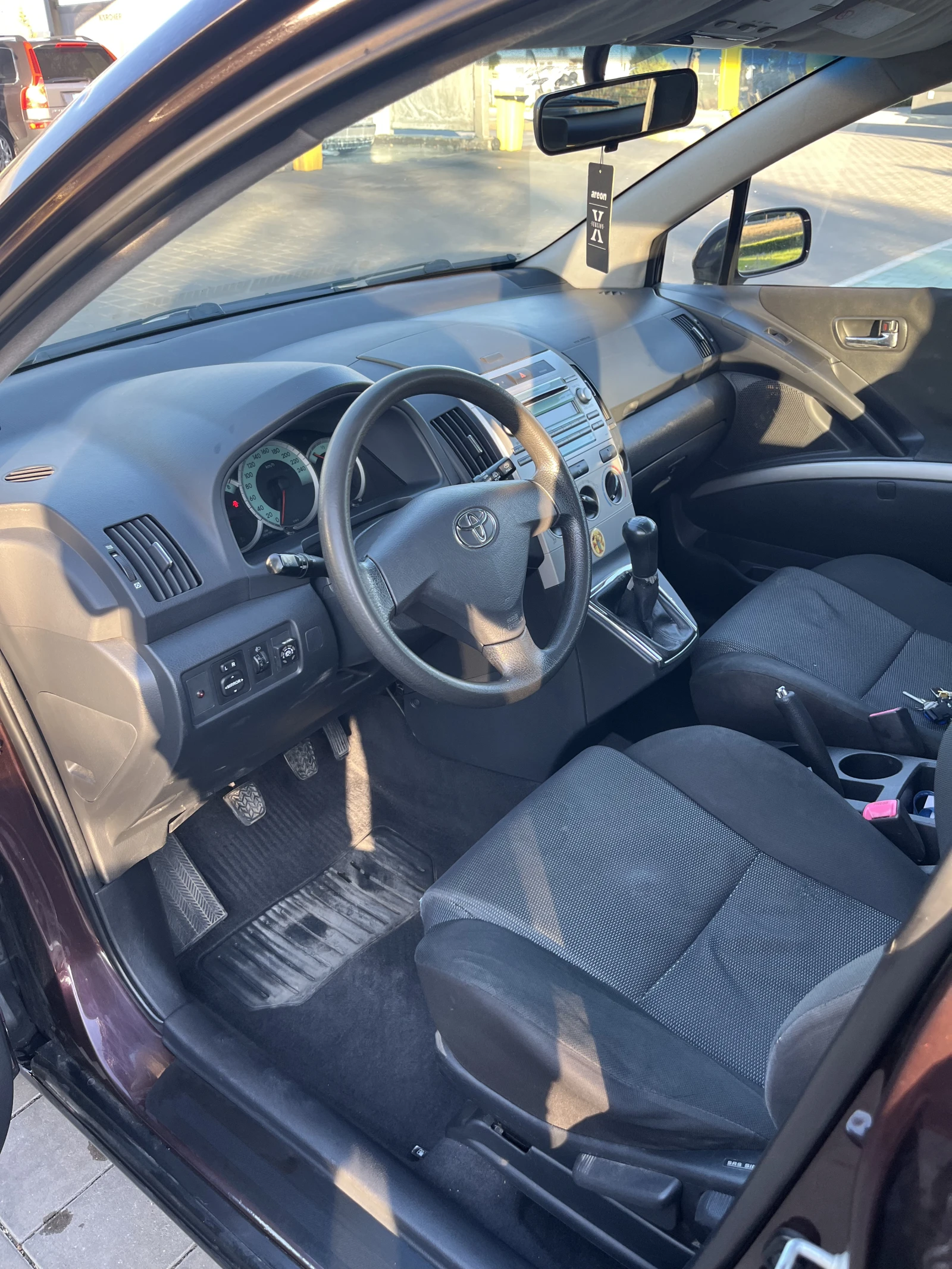 Toyota Corolla verso Facelift, снимка 8 - Автомобили и джипове - 55993510