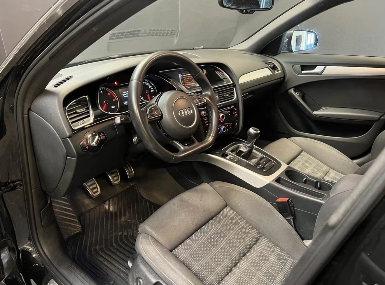 Audi A4 2.0 TDI / S LINE PLUS, снимка 9 - Автомобили и джипове - 56536767