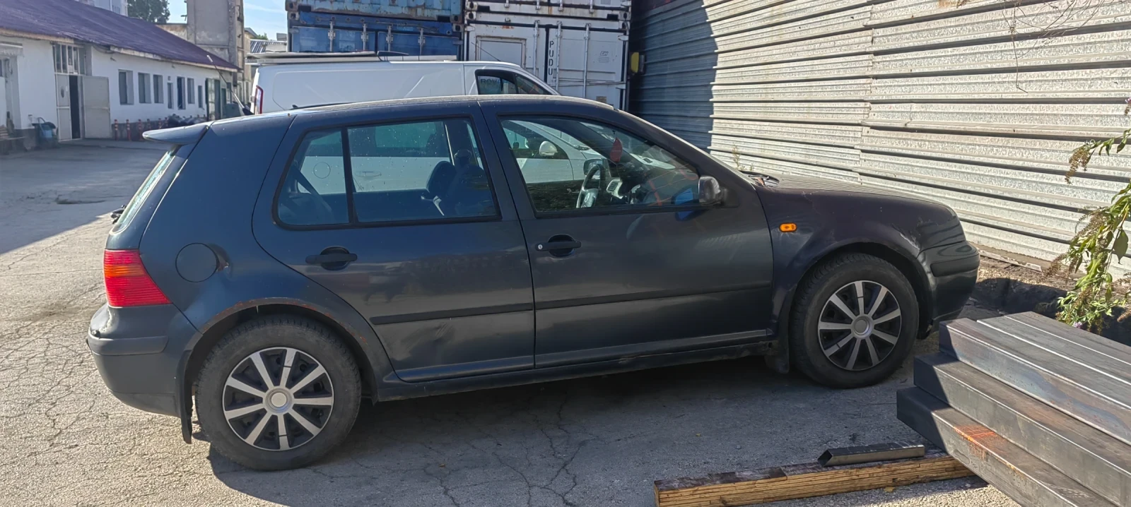 VW Golf 1.9tdi, снимка 4 - Автомобили и джипове - 56528516