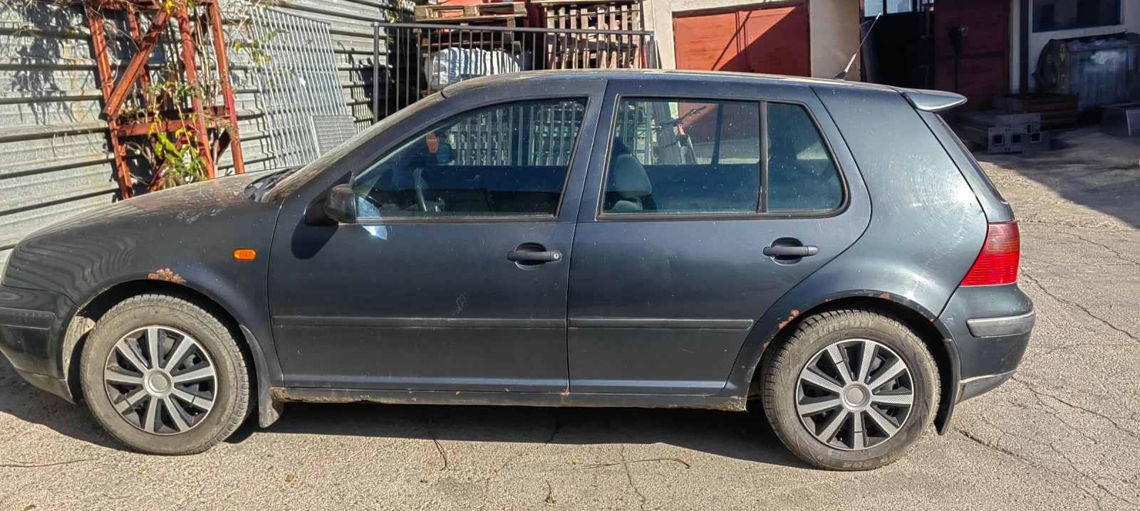VW Golf 1.9tdi, снимка 2 - Автомобили и джипове - 56528516