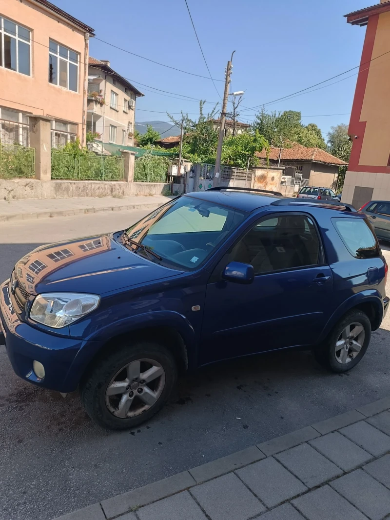 Toyota Rav4 3 врати , снимка 2 - Автомобили и джипове - 47831149