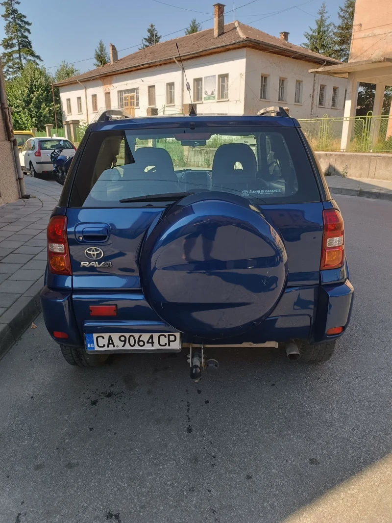 Toyota Rav4 3 врати , снимка 4 - Автомобили и джипове - 47831149