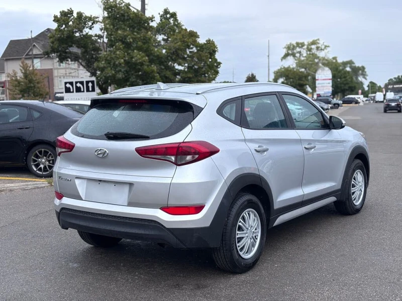 Hyundai Tucson 2.0L SEL FWD, снимка 3 - Автомобили и джипове - 52695987
