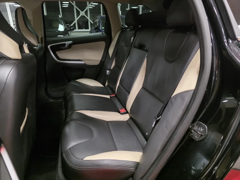 Volvo XC60 D5 | AWD | R-design | Facelift , снимка 14 - Автомобили и джипове - 53358977
