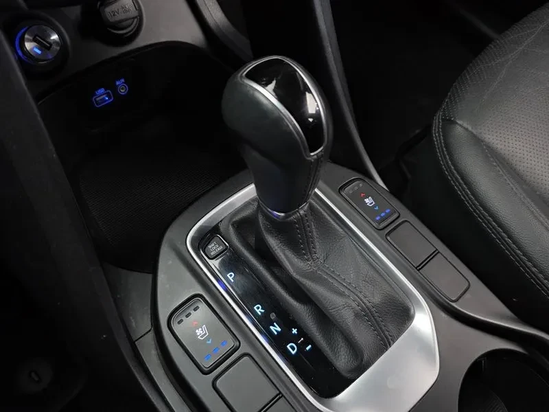 Hyundai Santa fe 2.0 2WD PREMIUM, снимка 9 - Автомобили и джипове - 55796635