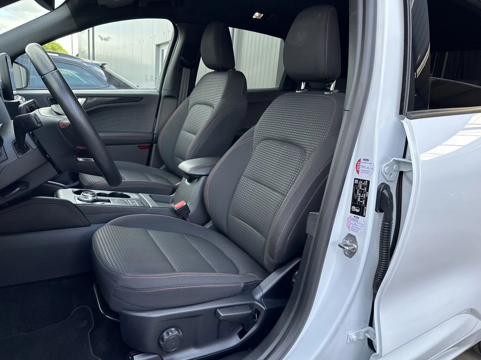 Ford Kuga 2.5/PHEV/244HP/ST-LINE/18"/NAVI/LED/CAM/200f - изображение 6