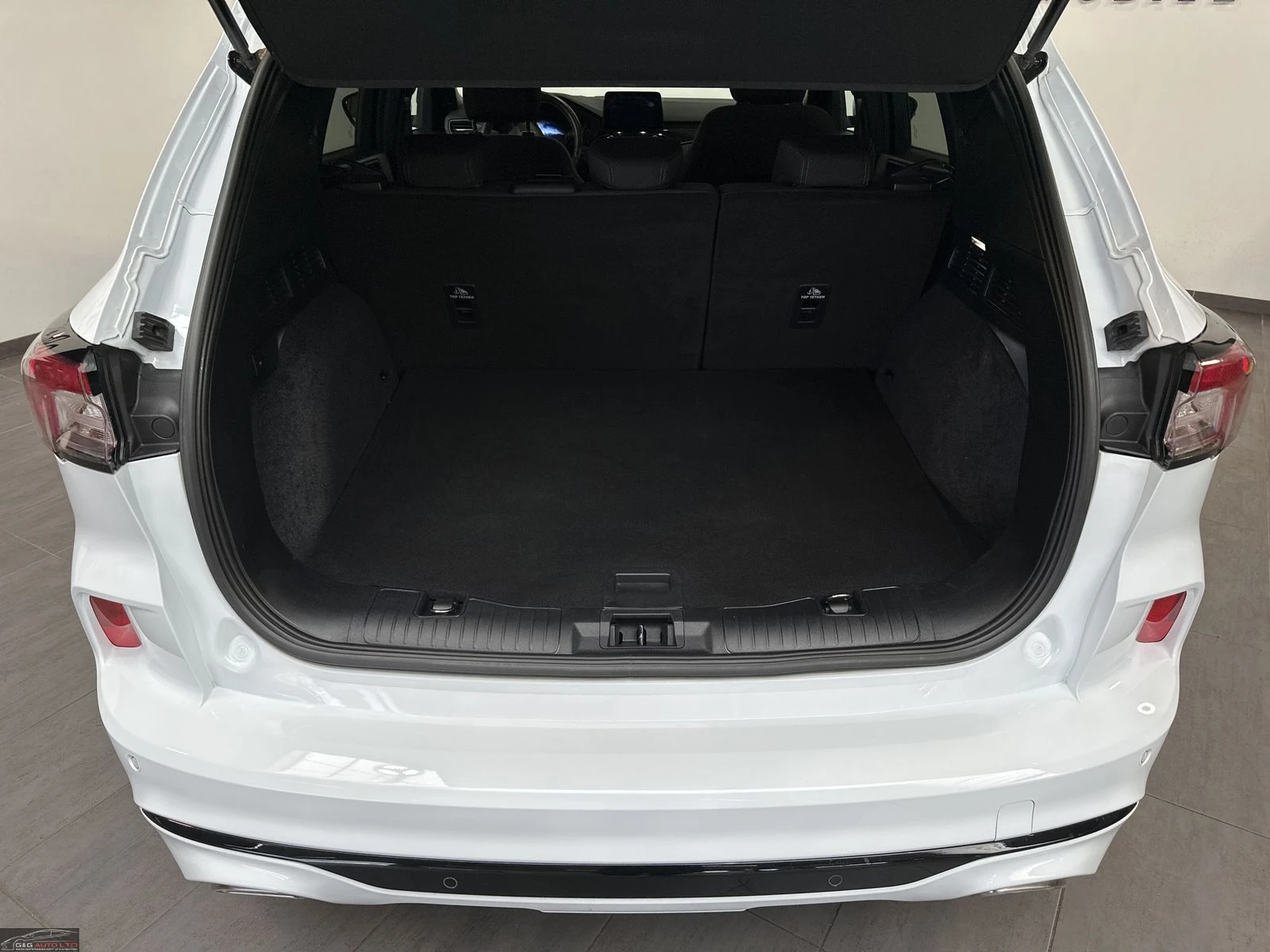 Ford Kuga 2.5/PHEV/244HP/ST-LINE/18"/NAVI/LED/CAM/200f - изображение 4