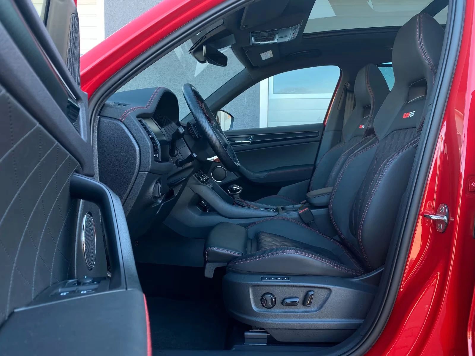 Skoda Kodiaq RS/245HP/MEMO/PANO/DSG/CANTON/AHK/CAM/NAVI/268g - изображение 7