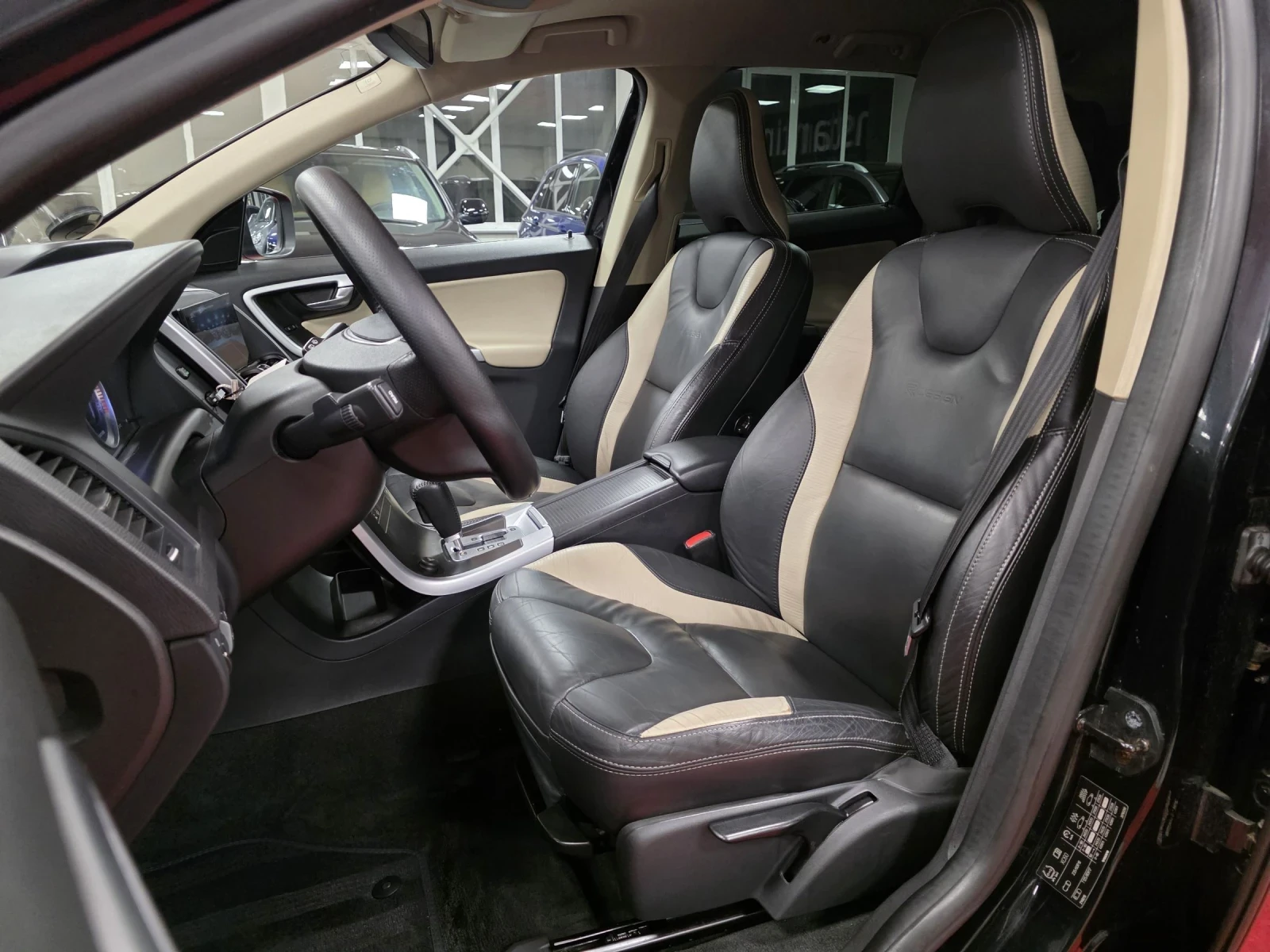 Volvo XC60 D5 | AWD | R-design | Facelift  | Mobile.bg � ����������� 9