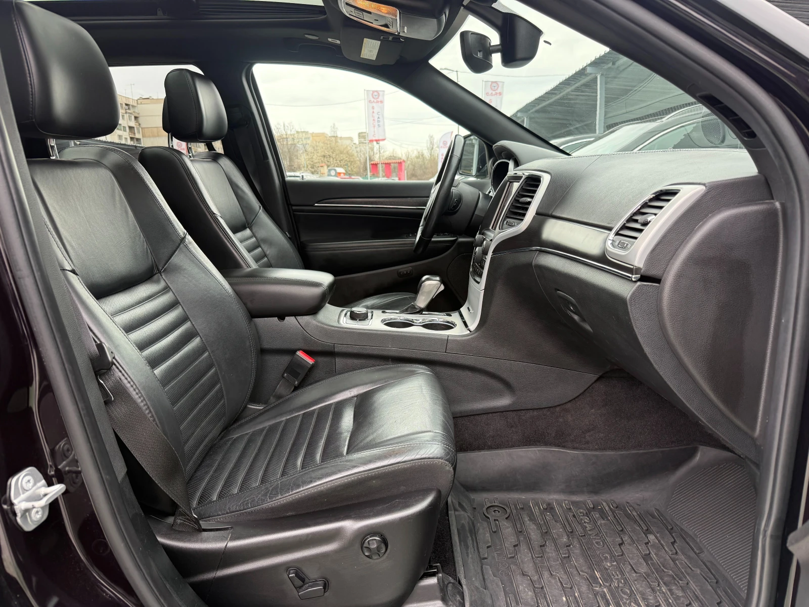 Jeep Grand cherokee 5.7 HEMI, HIGH ALTITUDE, снимка 8 - Автомобили и джипове - 54157484