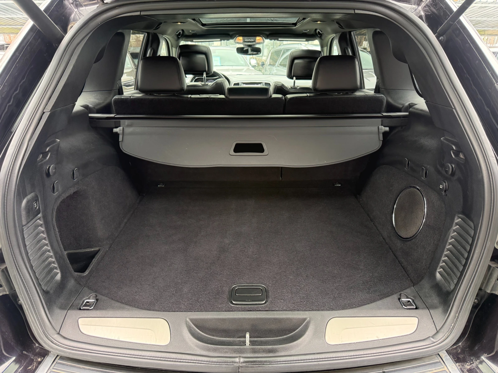 Jeep Grand cherokee 5.7 HEMI, HIGH ALTITUDE, снимка 16 - Автомобили и джипове - 54157484