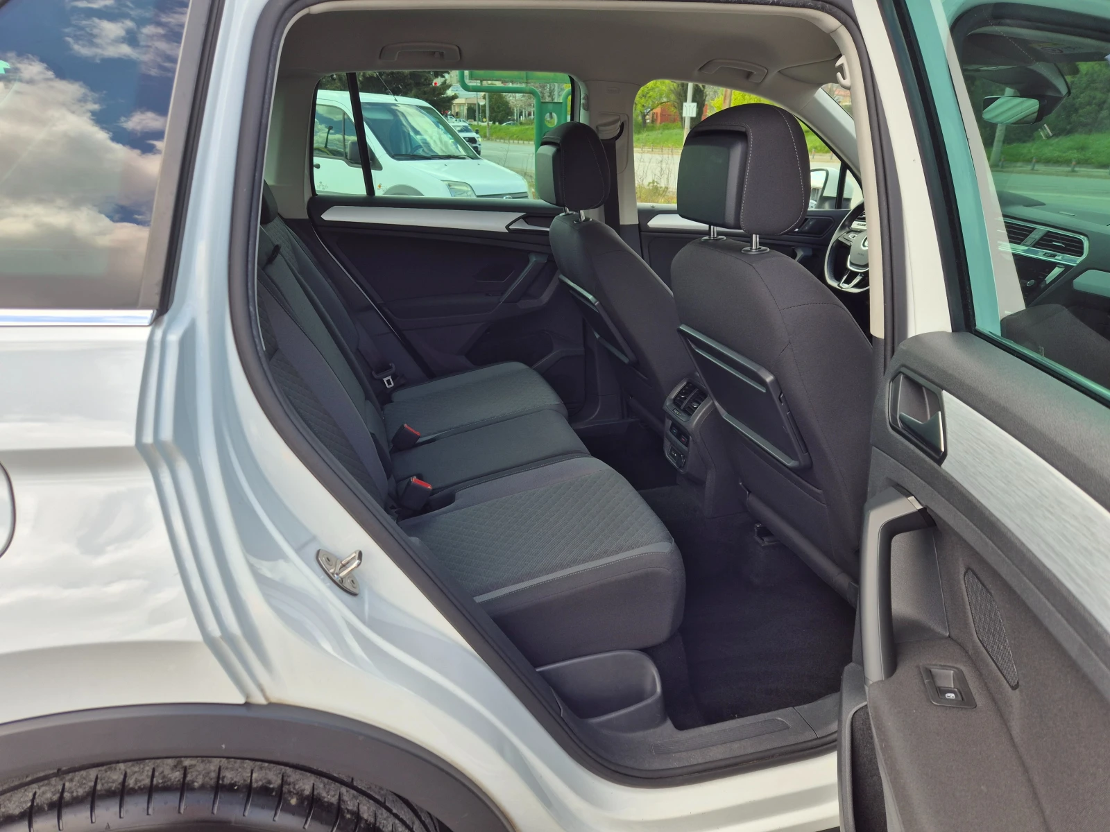 VW Tiguan 2.0TDI R-Line DSG | Mobile.bg � ����������� 10