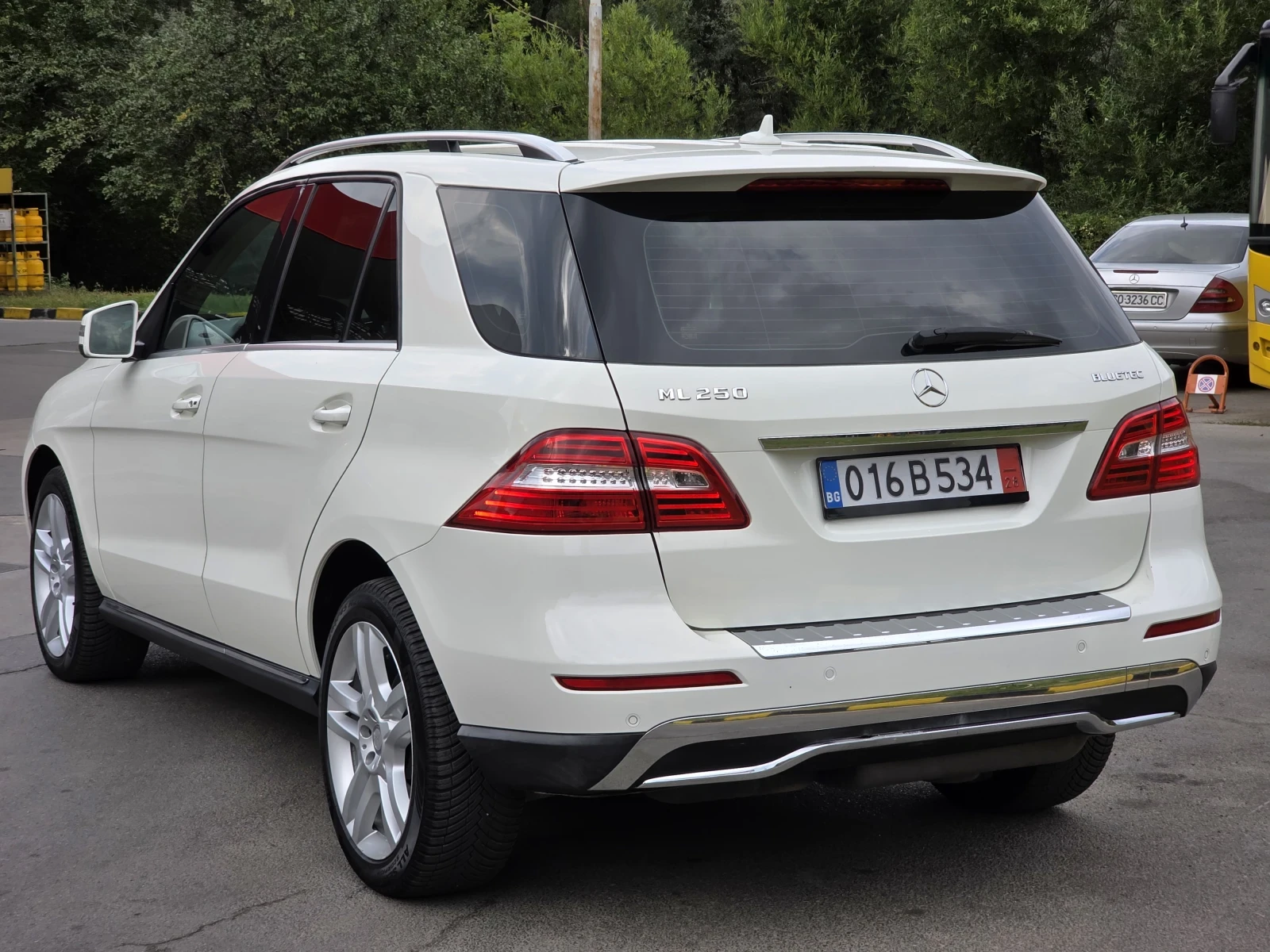 Mercedes-Benz ML 250 Топ състояние лизинг 100% одобрение, снимка 9 - Автомобили и джипове - 56046168