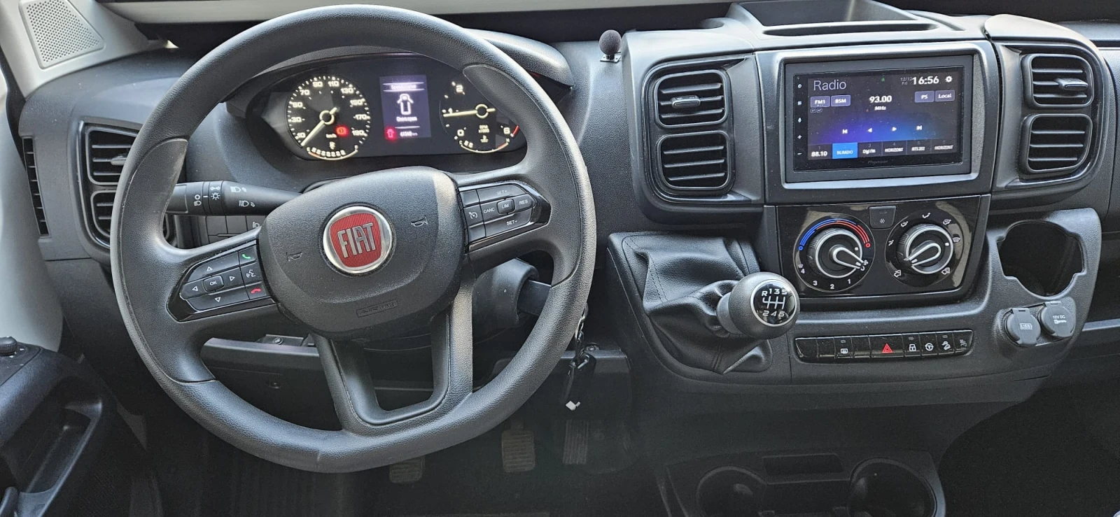 Кемпер Challenger Challenger V210 Road Edition VIP - изображение 8